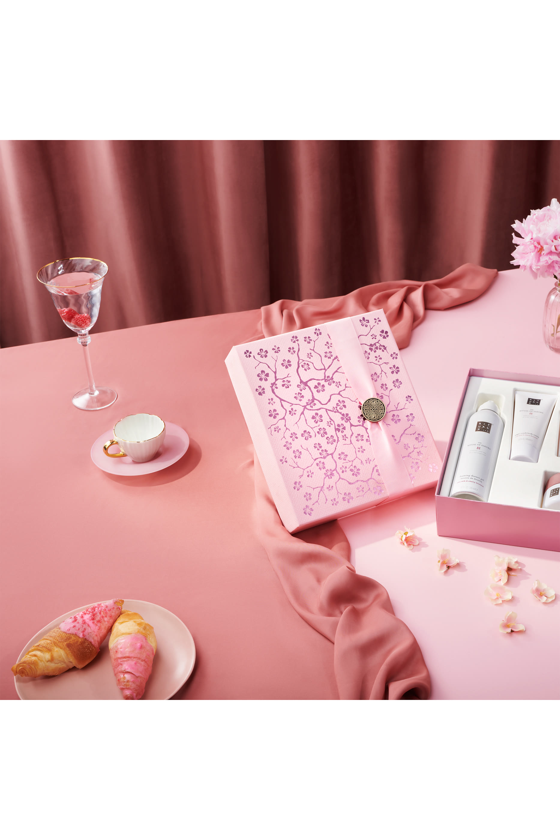 Ritual of Sakura Medium Gift Set