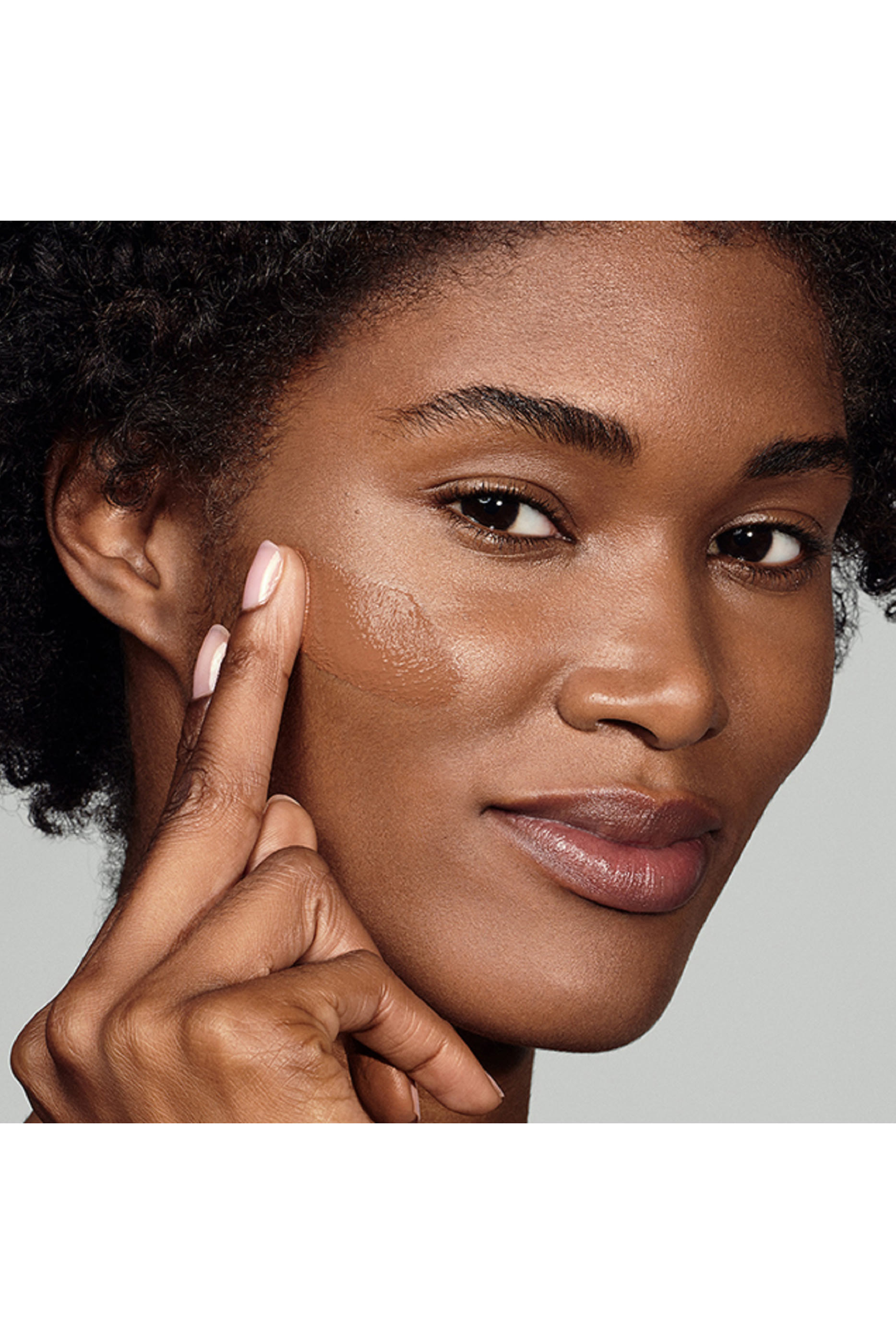 Futurist Hydra Rescue Moisturizing Makeup SPF 45