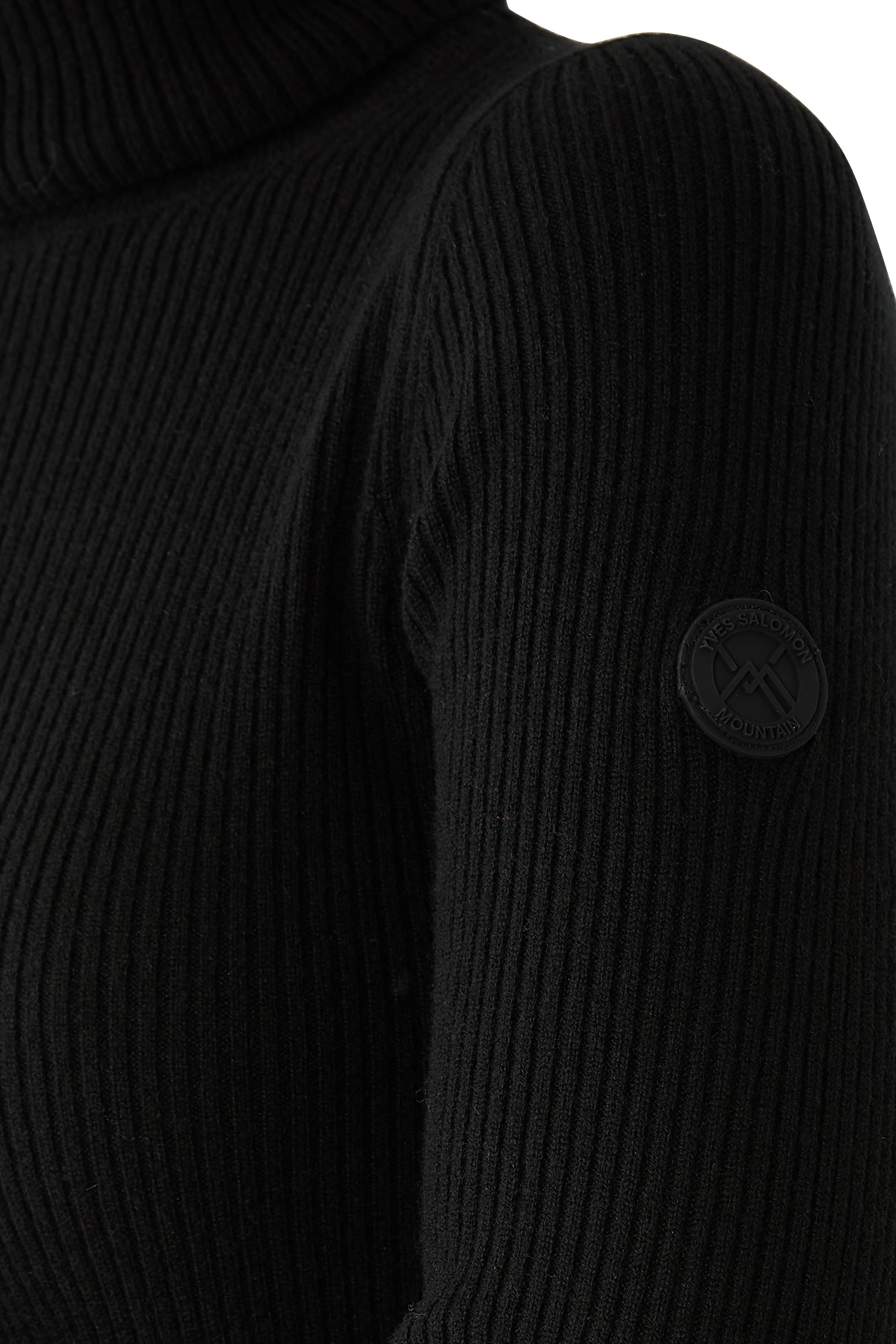 Roll-Neck Fitted Sweater 