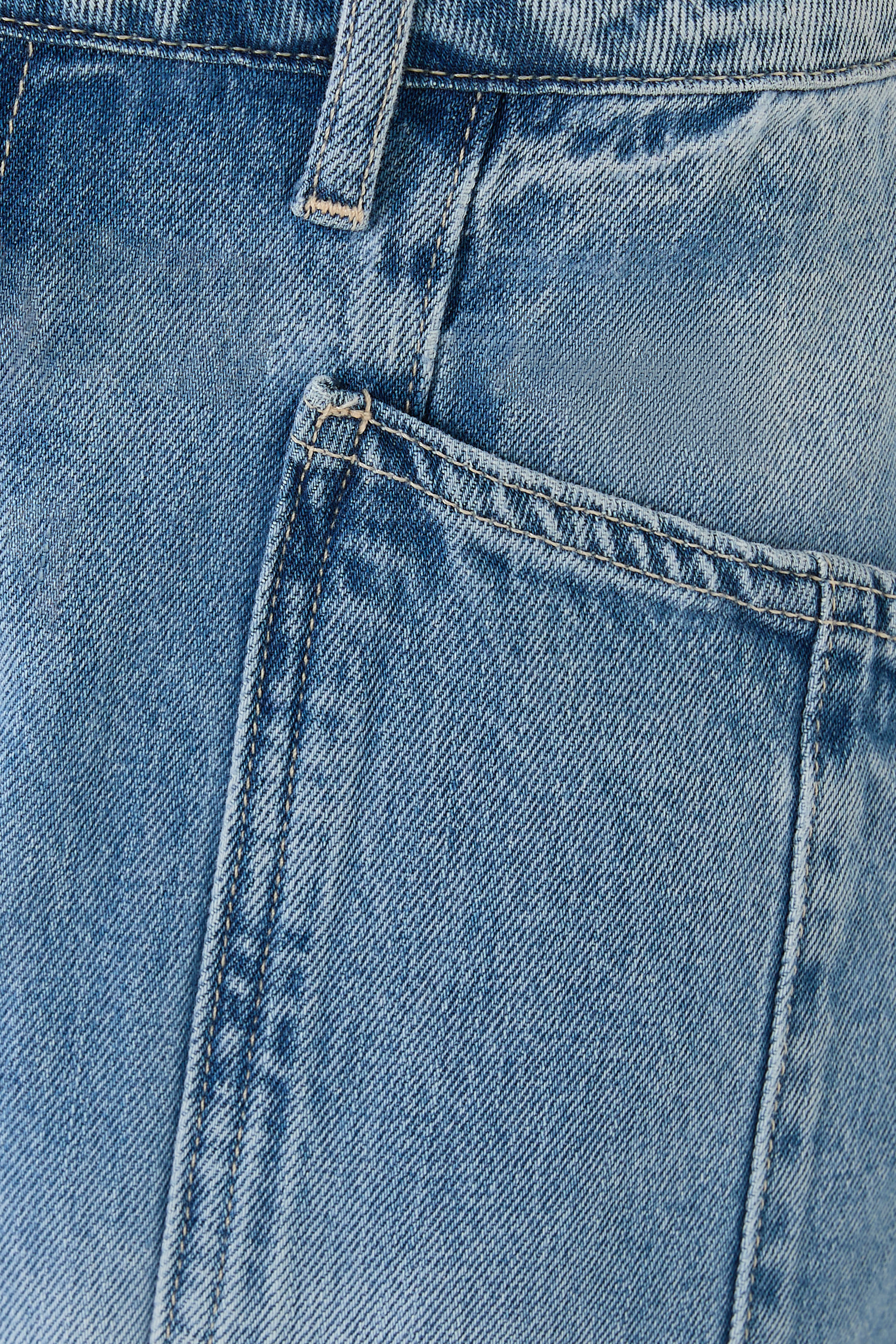 Cody Barrel-Leg Jean