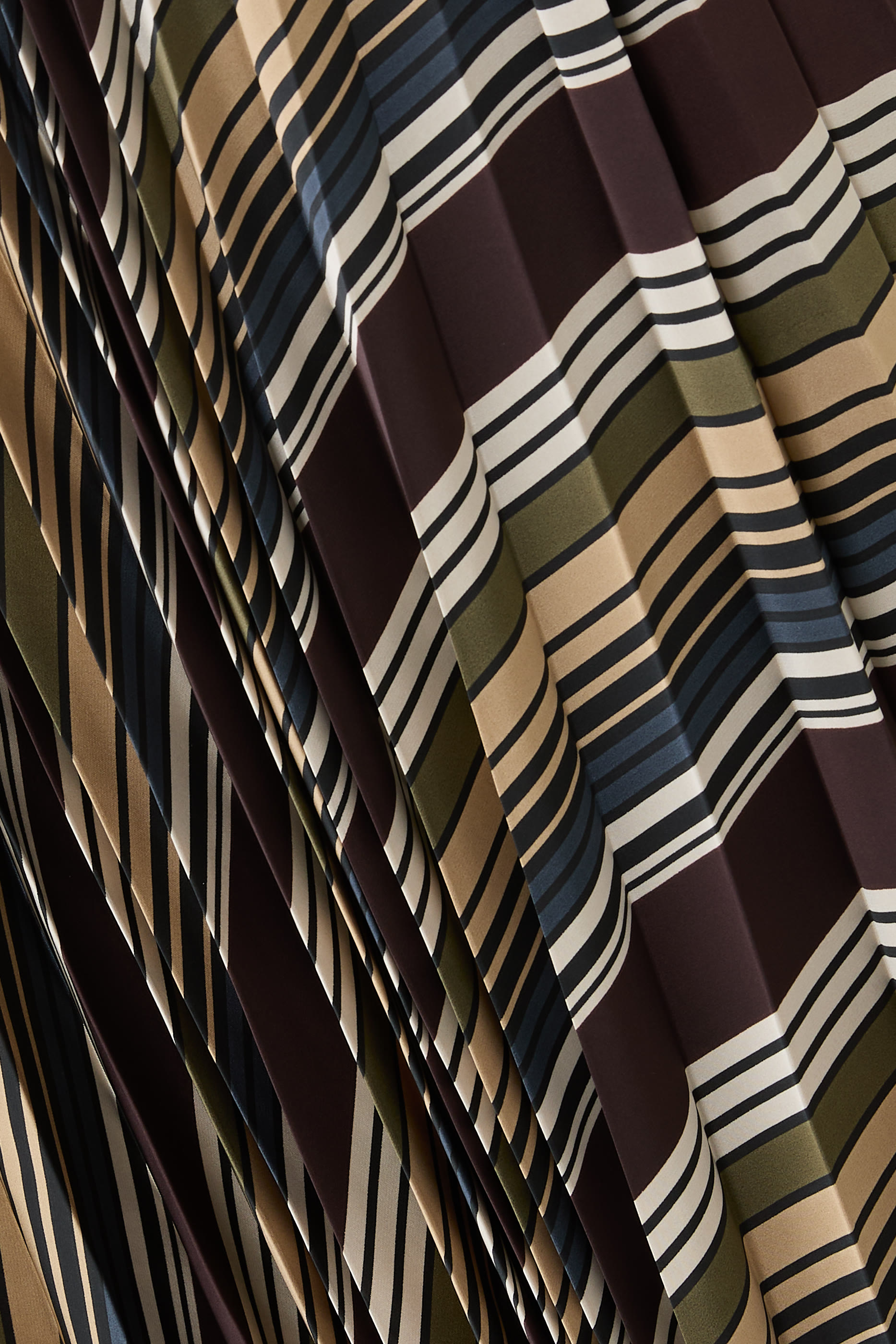 Horizontal Stripe Midi Skirt