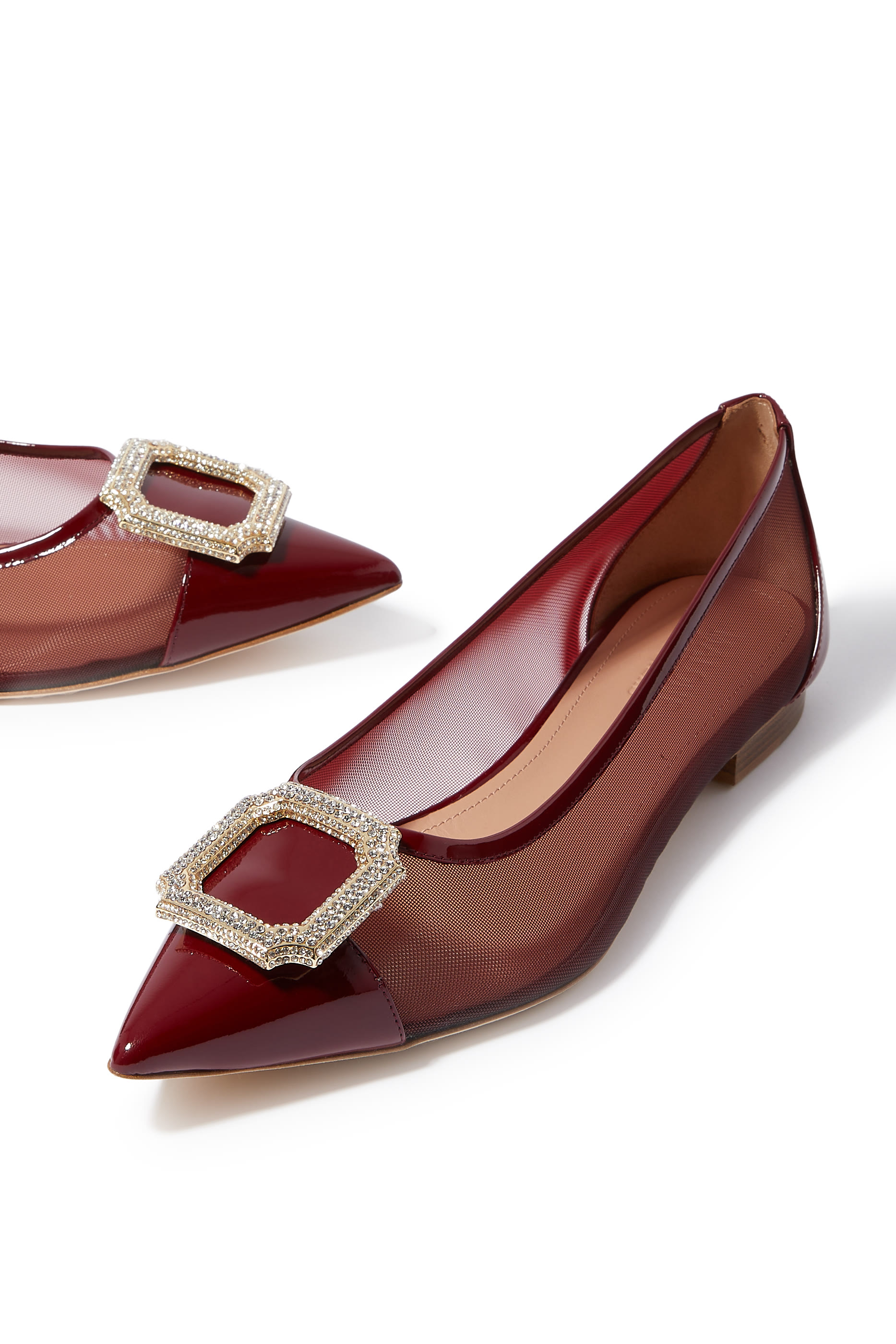 Pointed Toe Flat Pumps with Crest Buckle