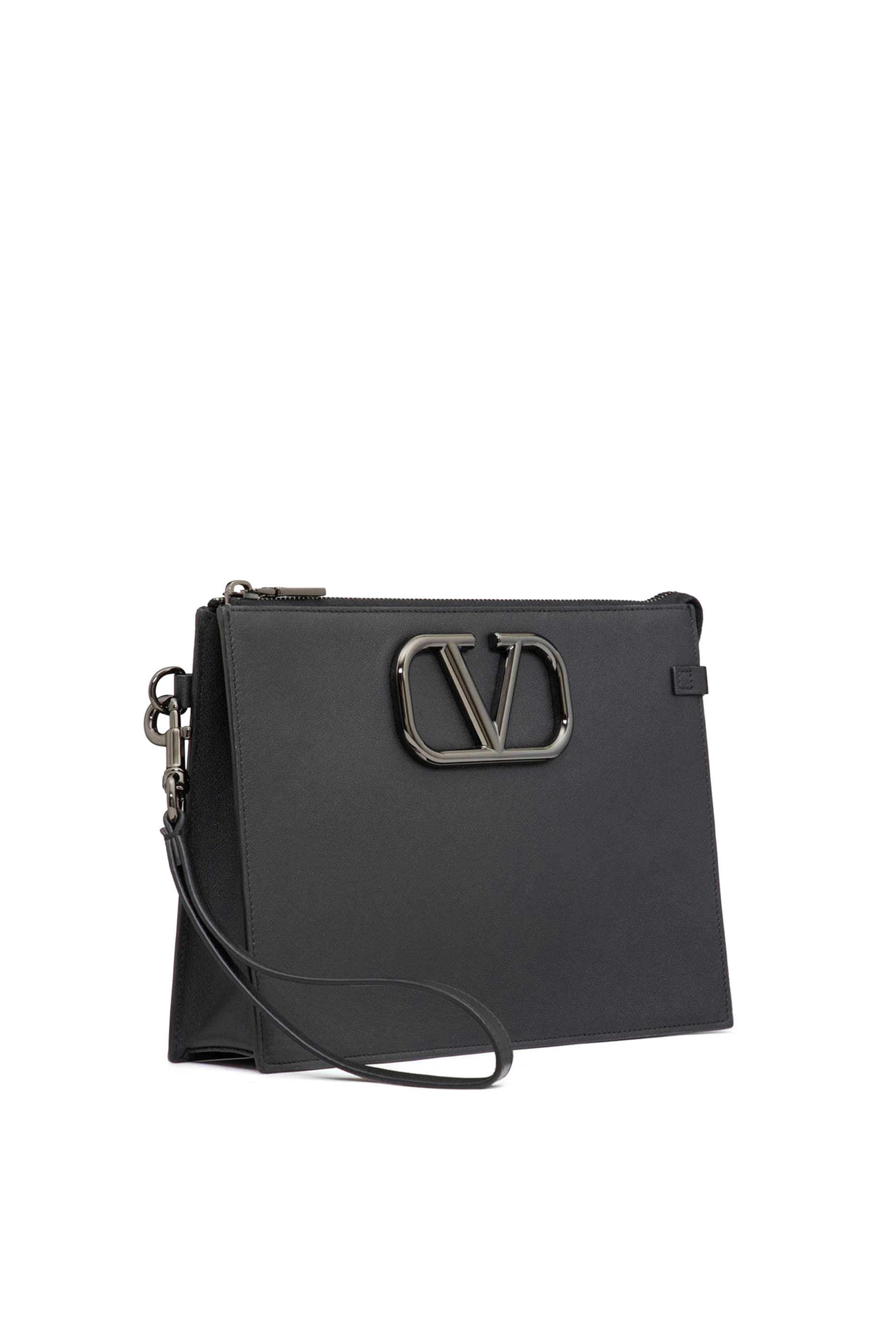 VLogo Signature Calfskin Pouch