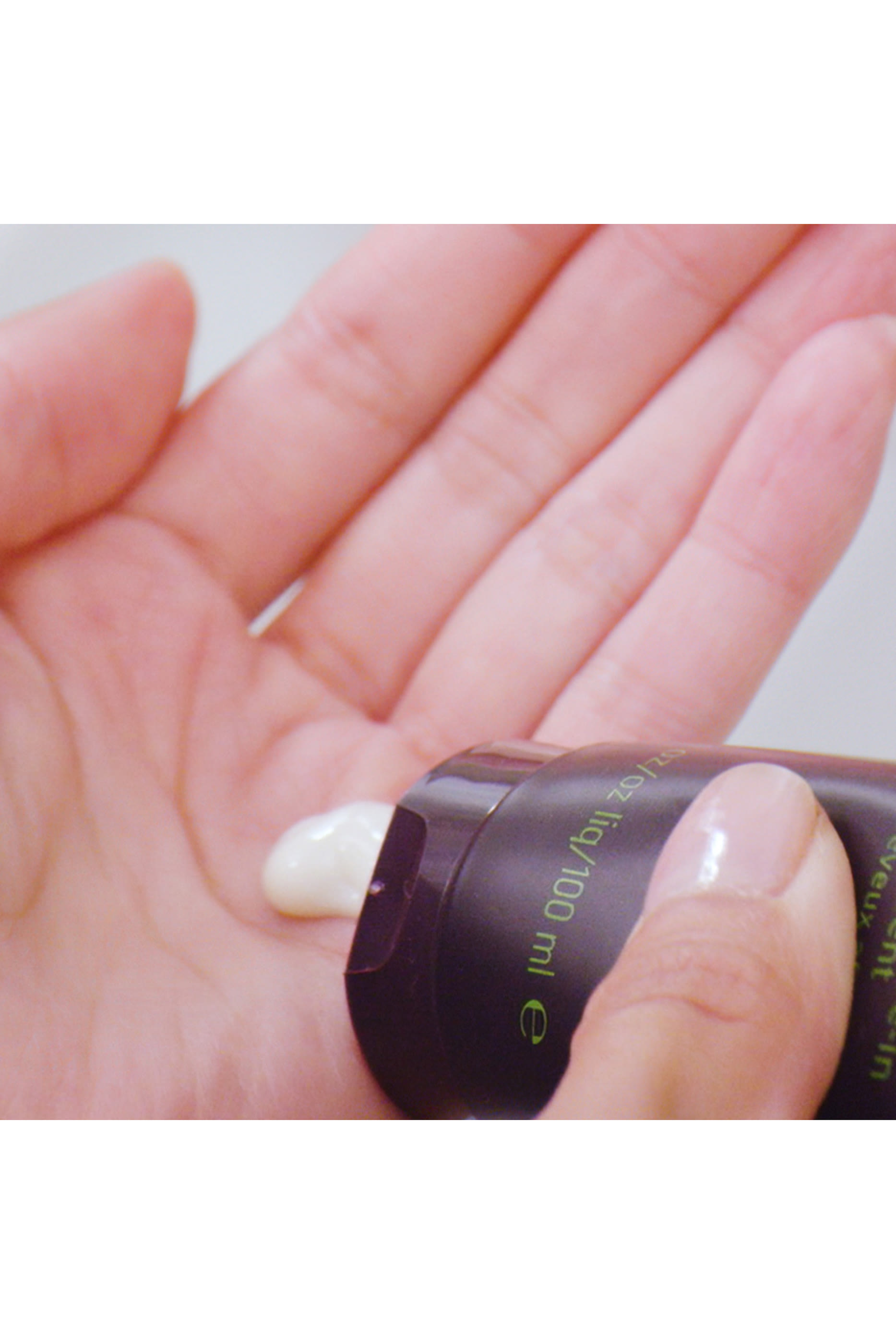 invati ultra advanced™ Fortifying Leave-In Treatment