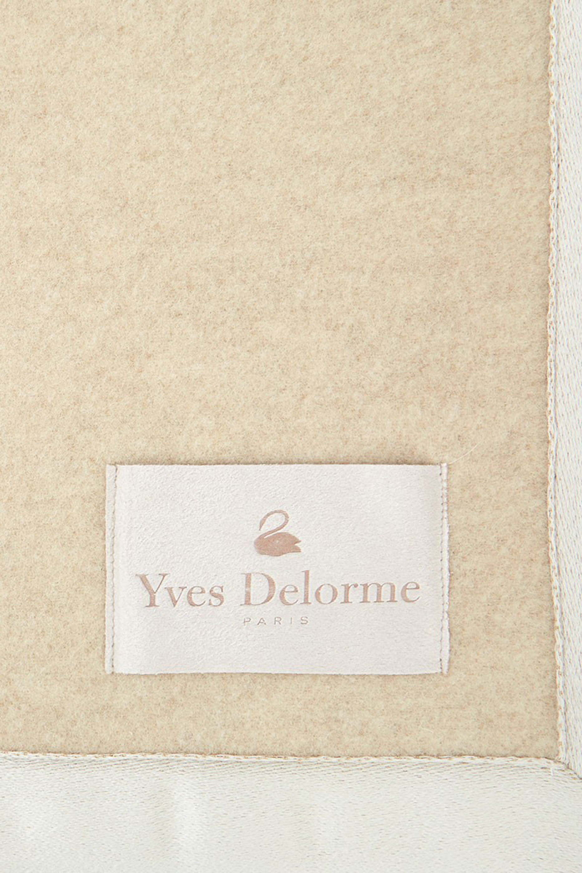Duchesse Pierre Blanket