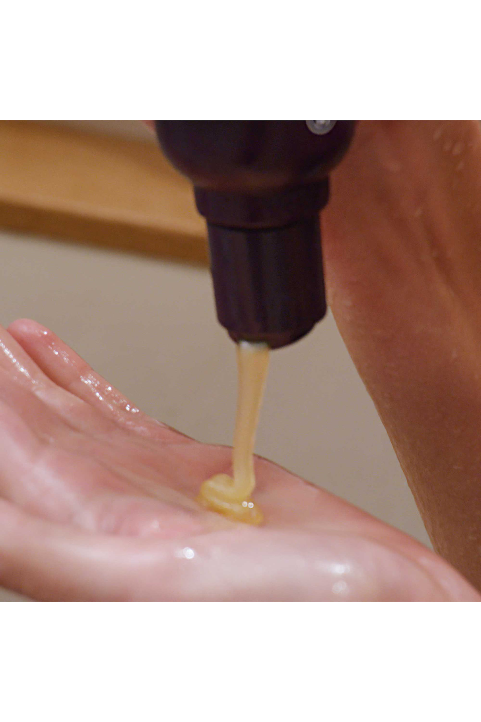 invati ultra advanced™ Exfoliating Shampoo – Rich