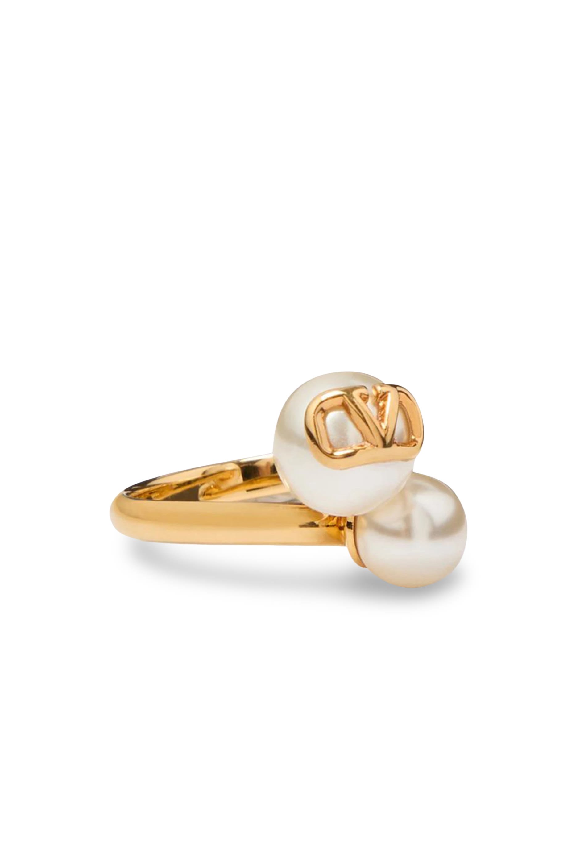 VLogo Signature Metal and Pearl Ring
